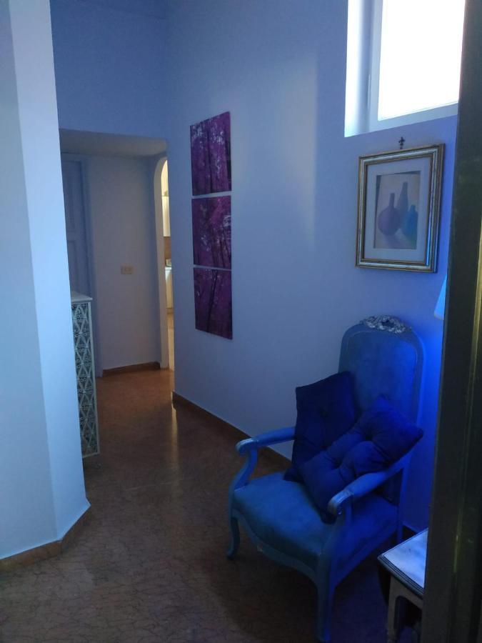 Around The Corner Colosseo B&B Roma Exterior foto